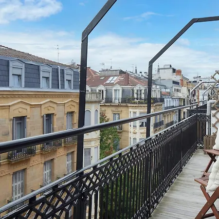 Arratik By Feelfreerentals